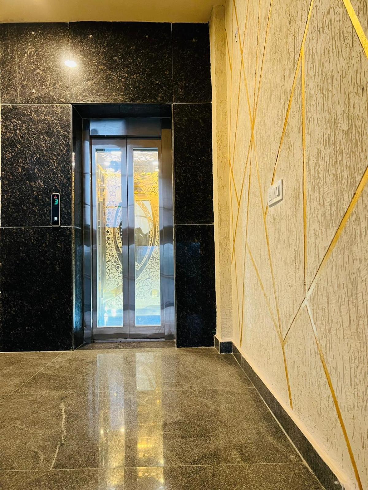 Hotel Riverb New Delhi Exterior photo