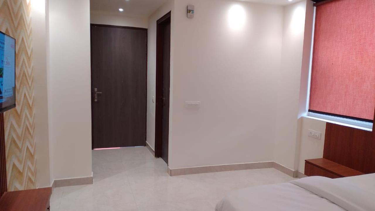 Hotel Riverb New Delhi Exterior photo