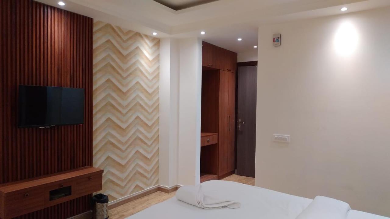 Hotel Riverb New Delhi Exterior photo