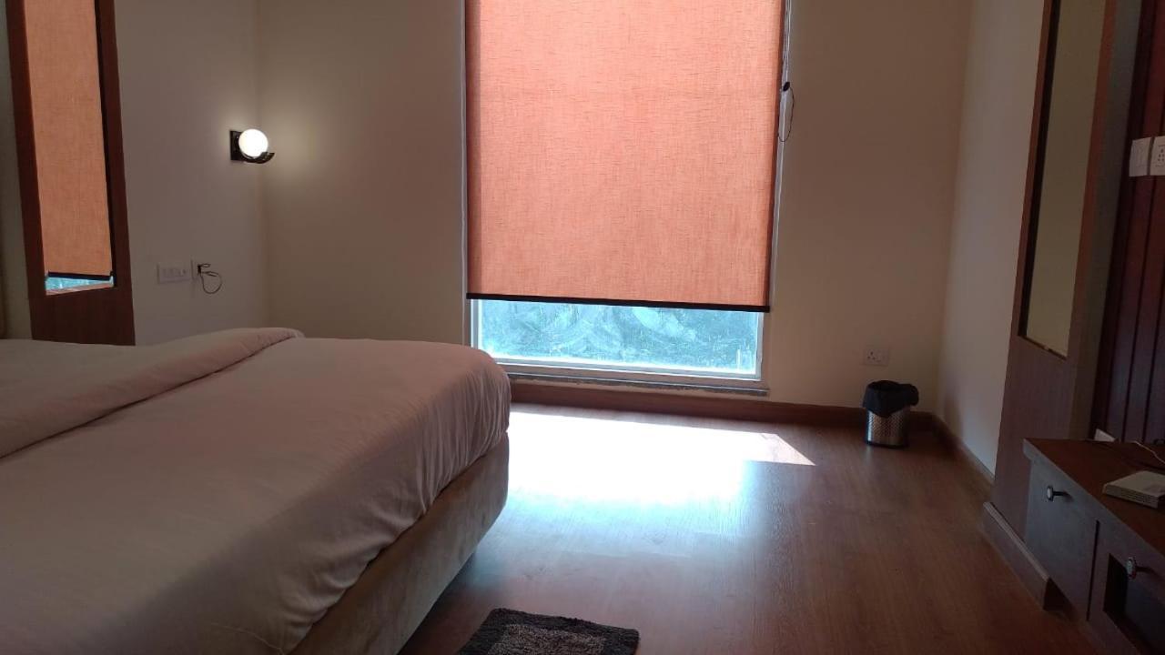Hotel Riverb New Delhi Exterior photo