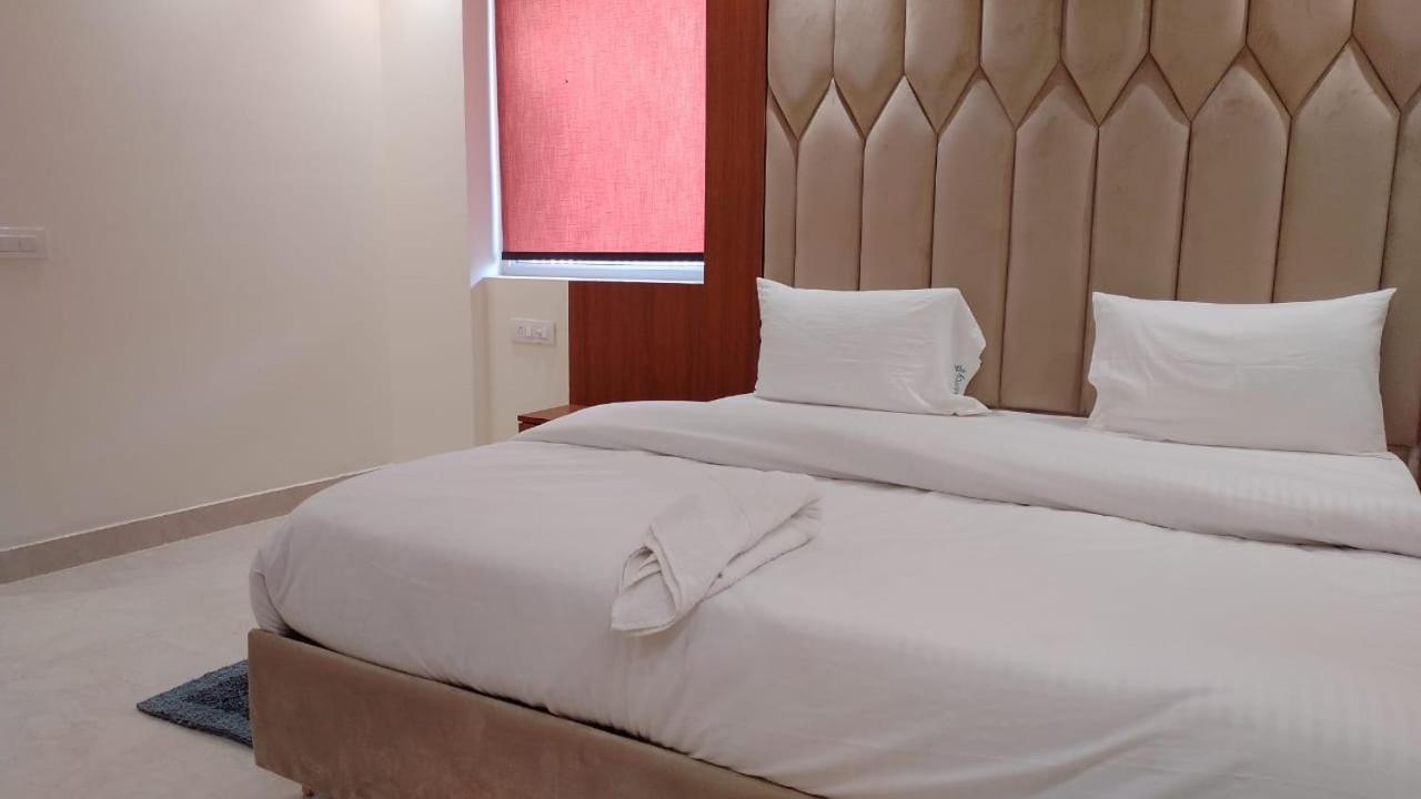 Hotel Riverb New Delhi Exterior photo